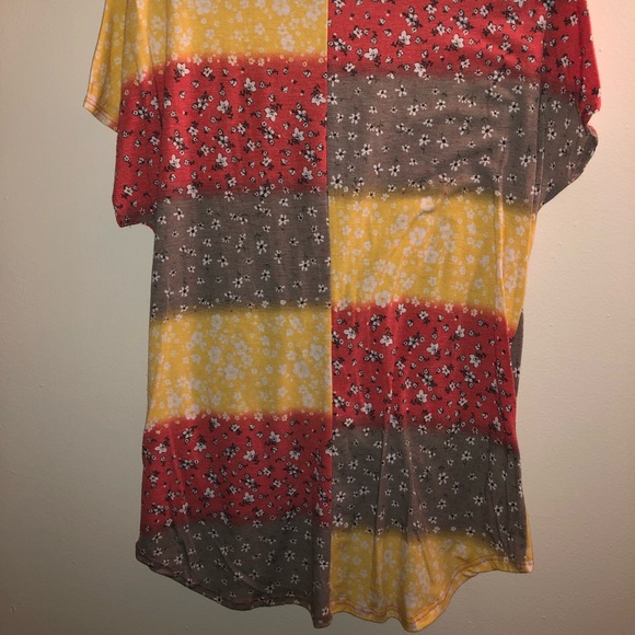 🌸FLORAL TOP - Picture 5 of 5